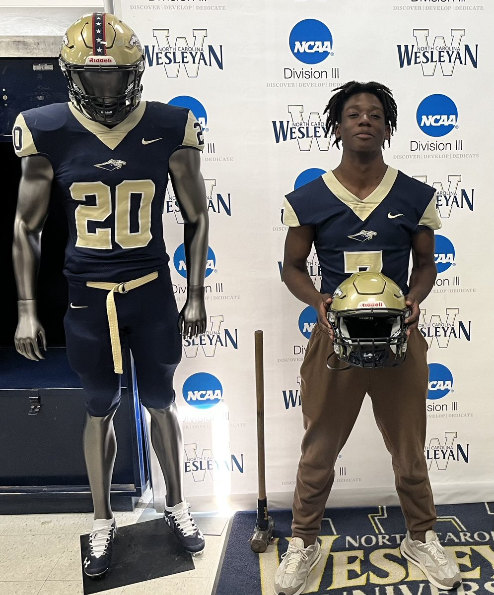 JusticeNice5's tweet photo. After an amazing visit, I am blessed to receive my first offer from Wesleyan University. Thank you @Q_Tobias41 for the opportunity!
@CoachJWillix @CoachJacobs40 @MiddleCreekFB https://t.co/ihYzIE8rem