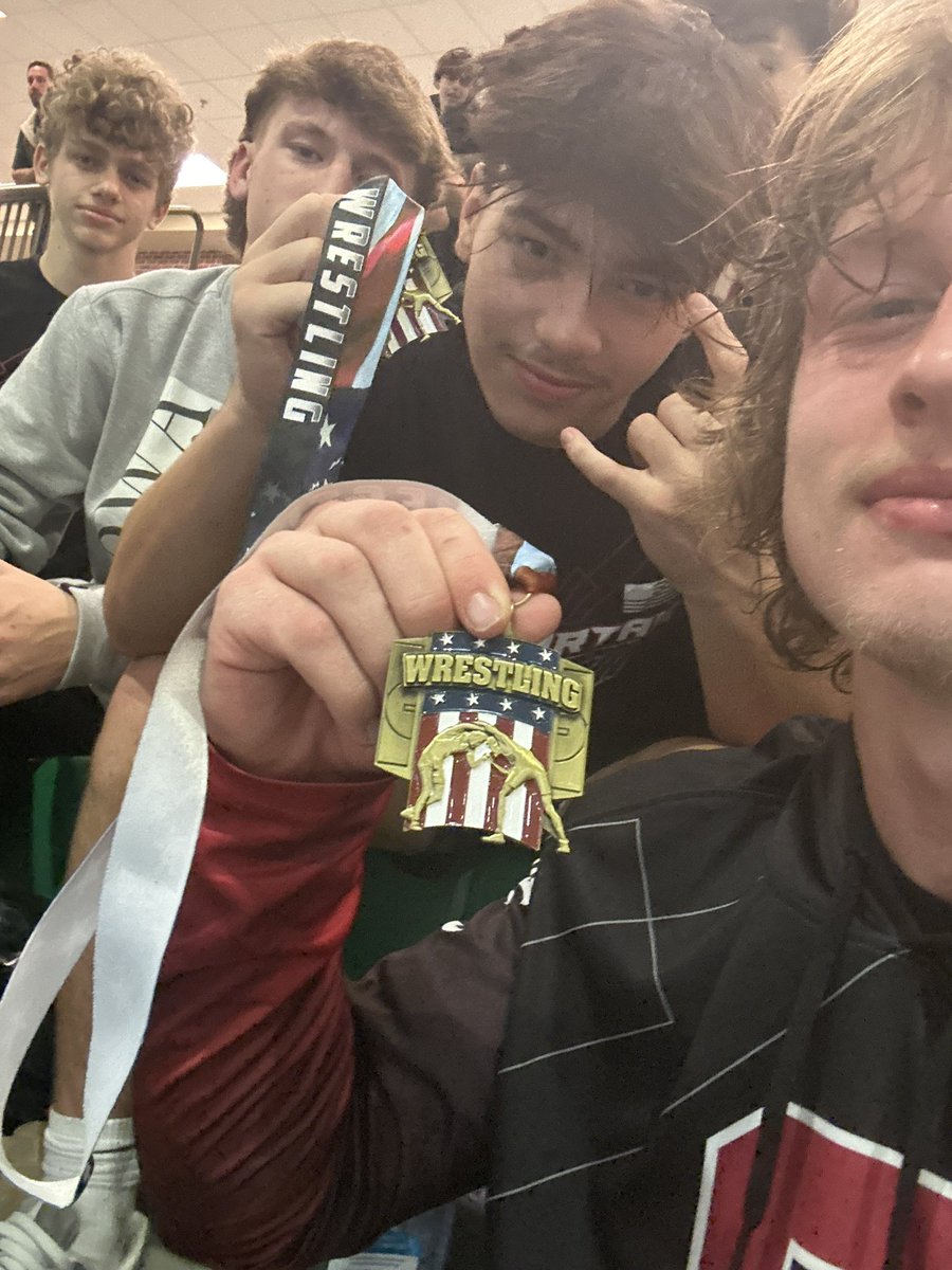ryan_seymour4's tweet image. 1st place today at the Aaron Kirkland invitational!🥇🥇 #AGTG @WrestlingSPHS @SPauldingHS_ATH @CoachAaronHuff @austinseymour41 @Jacob_seymour4 @CoachScottByers @GeorgiaGrappler @SeWrestle