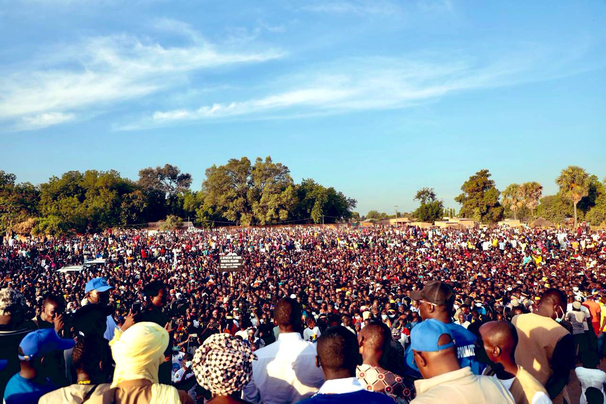 Succes_MASRA's tweet photo. MERCI #KOUMRA ET LE #MANDOUL♥️

Région qui m’est chère, qui a donné au moins deux Présidents  au Tchad mais qui se trouve aujourd’hui parmi les 4 plus pauvres du Tchad malgré son potentiel de transformation. 
Les problèmes du Mandoul sont connus, les solutions existent et si comme je vous vois déterminés, nous sommes soudés et travaillons au choix de nos dirigeants dans les urnes y compris les gouverneurs, nous ferons du Mandoul une terre nouvelle d’opportunités pour tous grâce aux serviteurs des Tchadiens et Tchadiennes choisis par le Peuple. Merci pour avoir compris ce message de ce soir, c’était prévisible car le Peuple Mandoulais est historiquement un des plus politiques du Tchad. #KoumroKetté. 
#Transfocare_ChapitreGrandMoyenChari_Mandoul