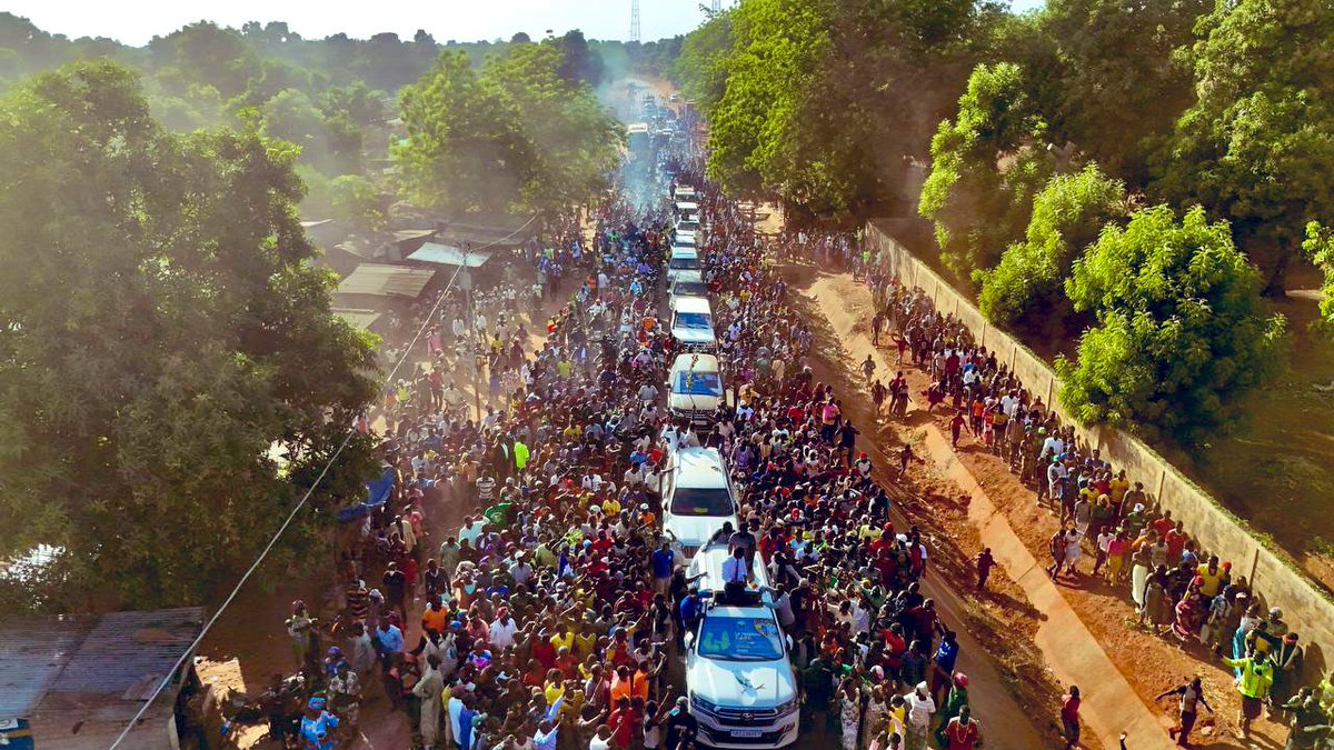Succes_MASRA's tweet photo. MERCI #KOUMRA ET LE #MANDOUL♥️

Région qui m’est chère, qui a donné au moins deux Présidents  au Tchad mais qui se trouve aujourd’hui parmi les 4 plus pauvres du Tchad malgré son potentiel de transformation. 
Les problèmes du Mandoul sont connus, les solutions existent et si comme je vous vois déterminés, nous sommes soudés et travaillons au choix de nos dirigeants dans les urnes y compris les gouverneurs, nous ferons du Mandoul une terre nouvelle d’opportunités pour tous grâce aux serviteurs des Tchadiens et Tchadiennes choisis par le Peuple. Merci pour avoir compris ce message de ce soir, c’était prévisible car le Peuple Mandoulais est historiquement un des plus politiques du Tchad. #KoumroKetté. 
#Transfocare_ChapitreGrandMoyenChari_Mandoul