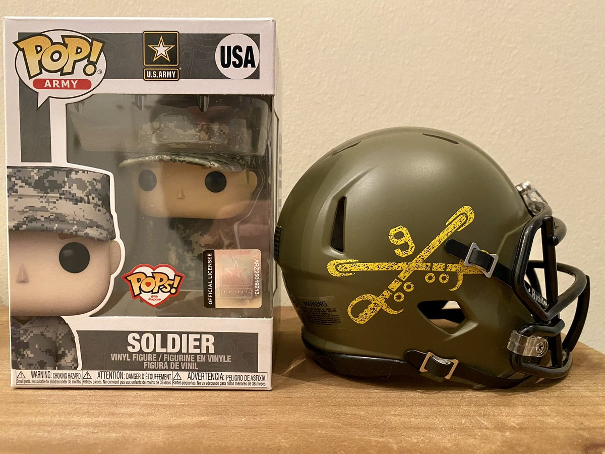 JockwasherPod's tweet photo. Army sings second🫡 Hell yeah🏈 #goarmy #beatnavy #armyblackknights #commanderinchieftrophy #jockwasherpodcast #thegermanatmizzou https://t.co/7xVE4oEgiA