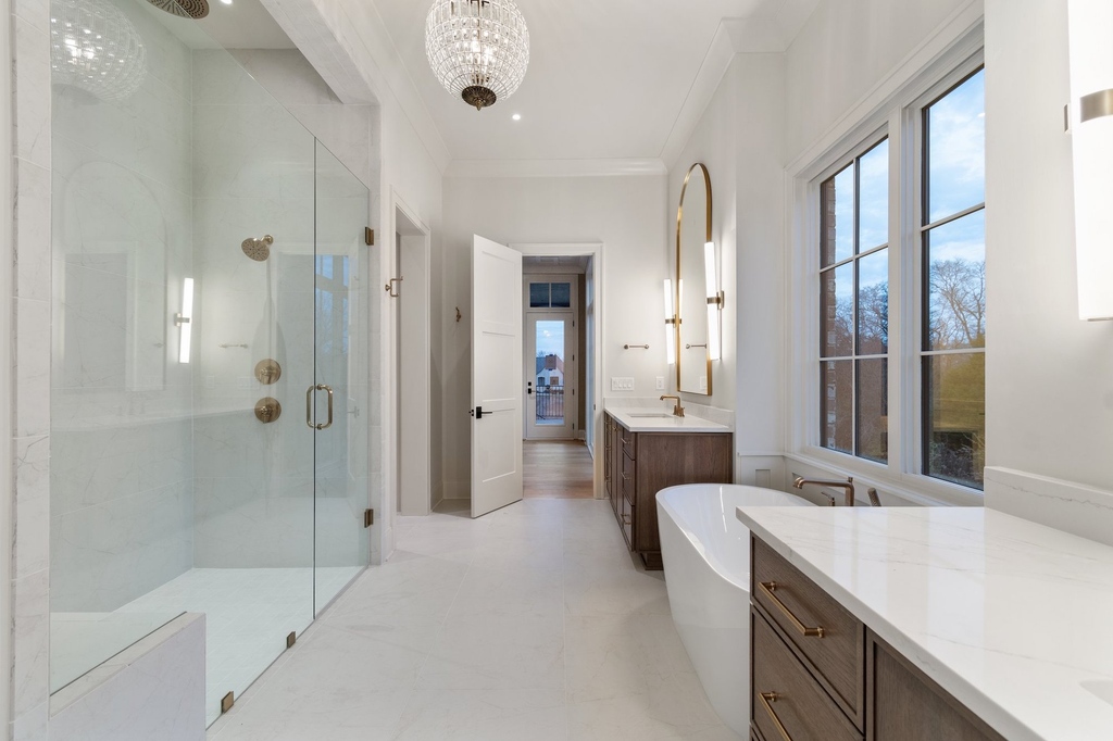 Dive into the epitome of luxury in this Legend Homes masterpiece. Your morning routine just found a new level of sophistication, surrounded by elegance that speaks volumes. Because why settle for ordinary when your bathroom can be a daily indulgence? ✨🛁

#legendhomes