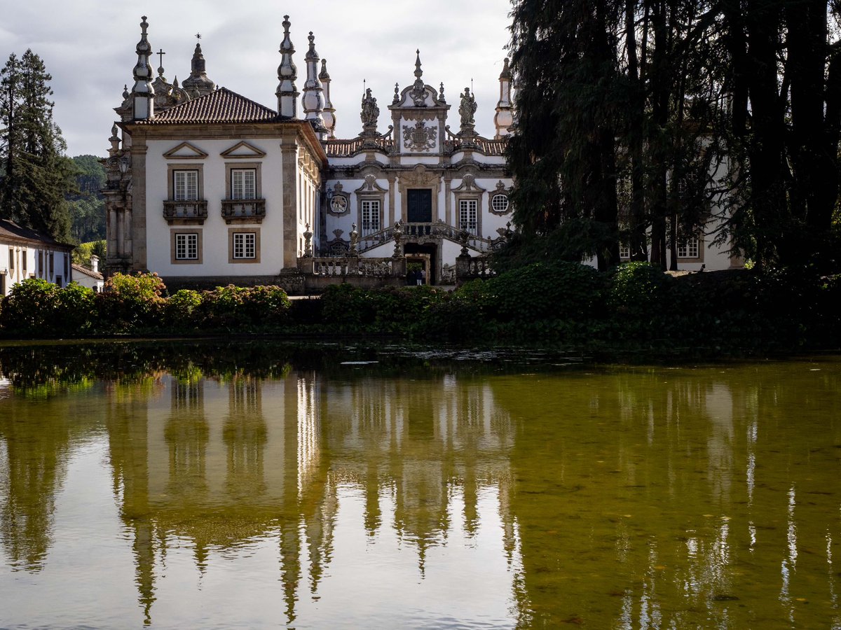 WellCamUnlimit1's tweet photo. ‼️MATEUS PALACE 

Known worldwide for being the label for the famous Mateus Rosé wine 🍷 , the Mateus Palace (or Casa de Mateus) is considered one of the greatest examples of Baroque civil architecture in #Portugal 
📷 @luismdrodrigues and D.R.

#palaciodemateus #Casademateus https://t.co/jtXdXkQEqH