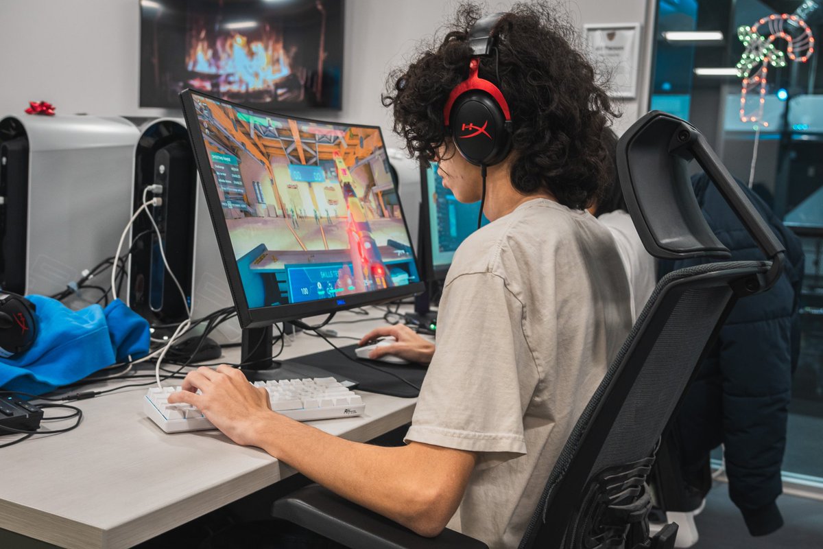 🔴 Winter Wonder-LAN VALORANT is now live! 

📺twitch.tv/scesportsclub