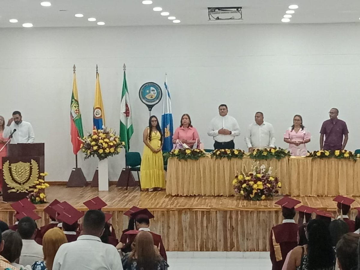 ylromeroSub's tweet photo. 27 aprendices de la IE La Candelaria en el municipio de Magangue se certificaron como Técnicos en Contabilización de operaciones comerciales y financieras los acompaño el instructor Ivan Romero #Ccys @SENAenBolivar https://t.co/OUsTFKlK3z