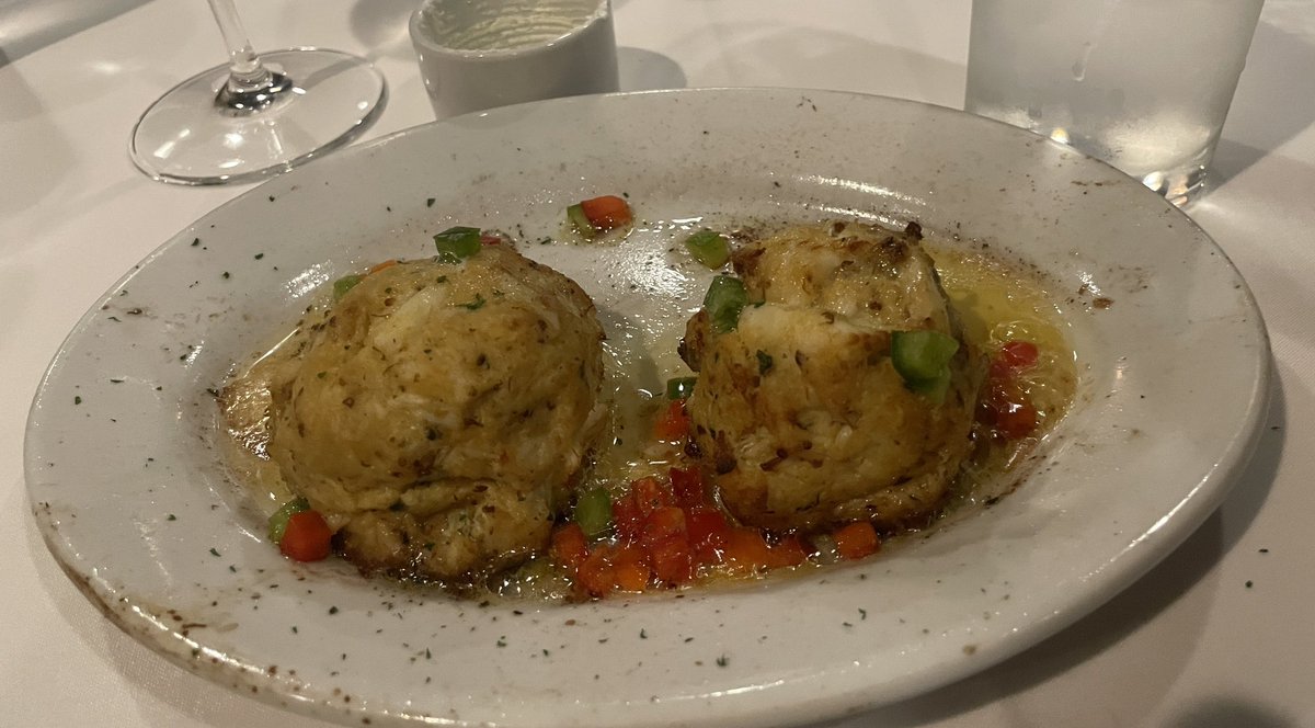 Crypto_J3sus's tweet photo. Dinner @ #RuthChris Steakhouse. 
No frozen meatballs when you have #Crypto money.  😉  

Luv ya @TiffanyFong_    🙏🏽 https://t.co/1LNt7YZ7Yq