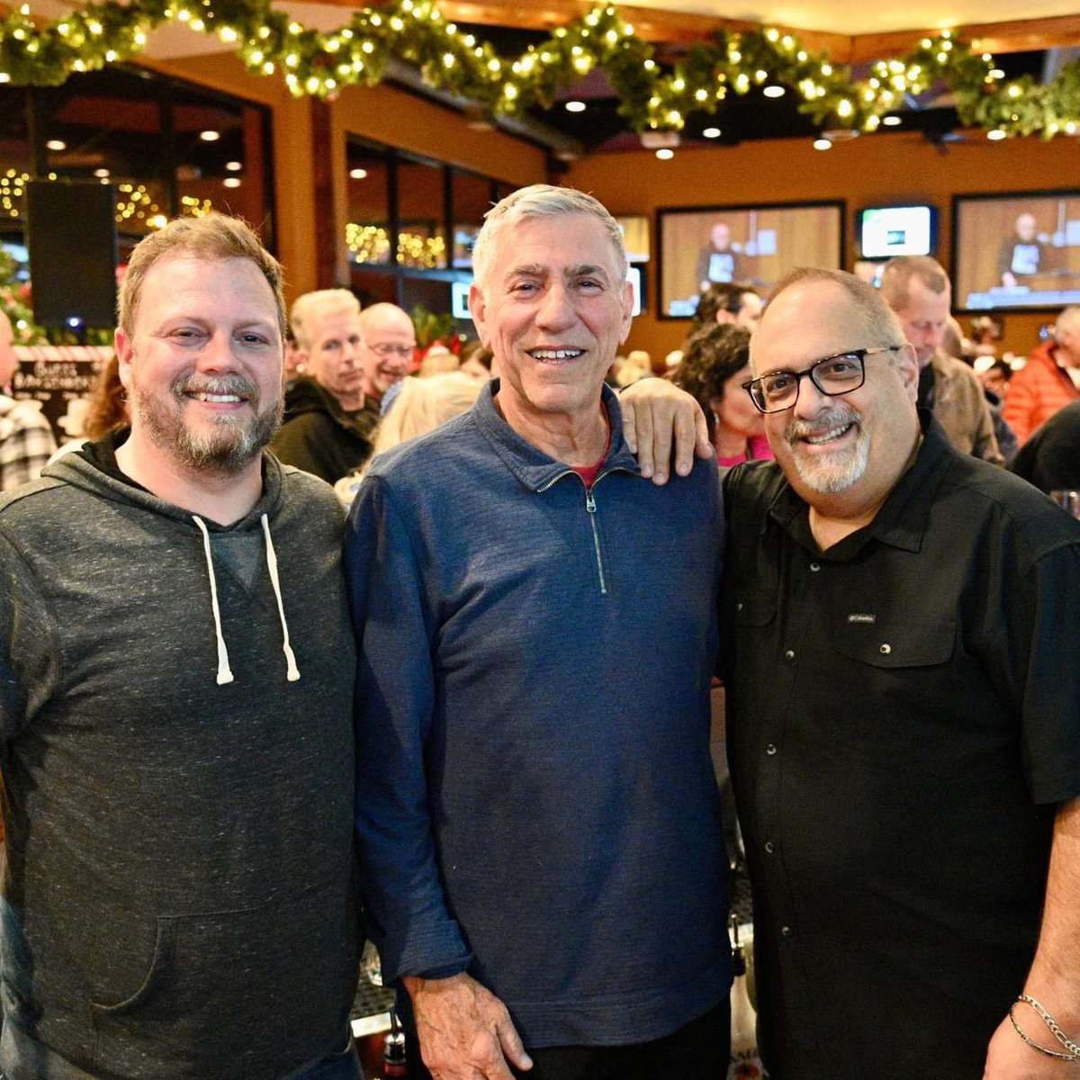 TomMazawey's tweet photo. What an awesome night! Together we raised $142,000 for local youth charities. Can’t wait for next year. #KillerCaresChristmas @DrewMikePodcast @woodwardsports @SzottFord @legacyinsmi https://t.co/oRyRfOo9aE
