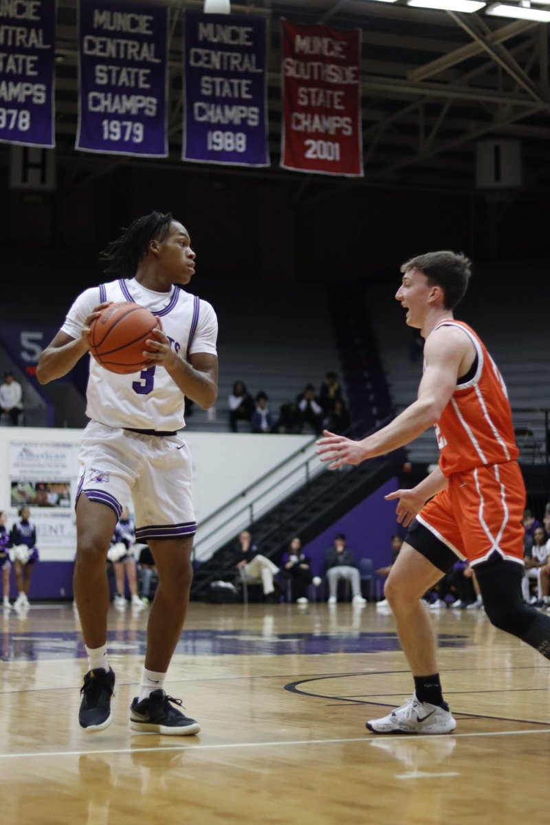 burrissportsnet's tweet photo. Congrats to
 @MCHS_BBall player Demarkis Cole on winning MVP of game three here at the Muncie Fieldhouse Classic! Watch the next matchup between @DeltaEagles_ &amp; Tipton @ https://t.co/wCNJ7feCl1

@WMUNMuncie
@SportsMuncie https://t.co/RxlDjNfbB3