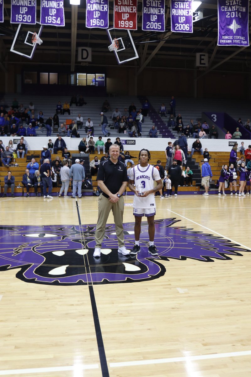 burrissportsnet's tweet photo. Congrats to
 @MCHS_BBall player Demarkis Cole on winning MVP of game three here at the Muncie Fieldhouse Classic! Watch the next matchup between @DeltaEagles_ &amp; Tipton @ https://t.co/wCNJ7feCl1

@WMUNMuncie
@SportsMuncie https://t.co/RxlDjNfbB3