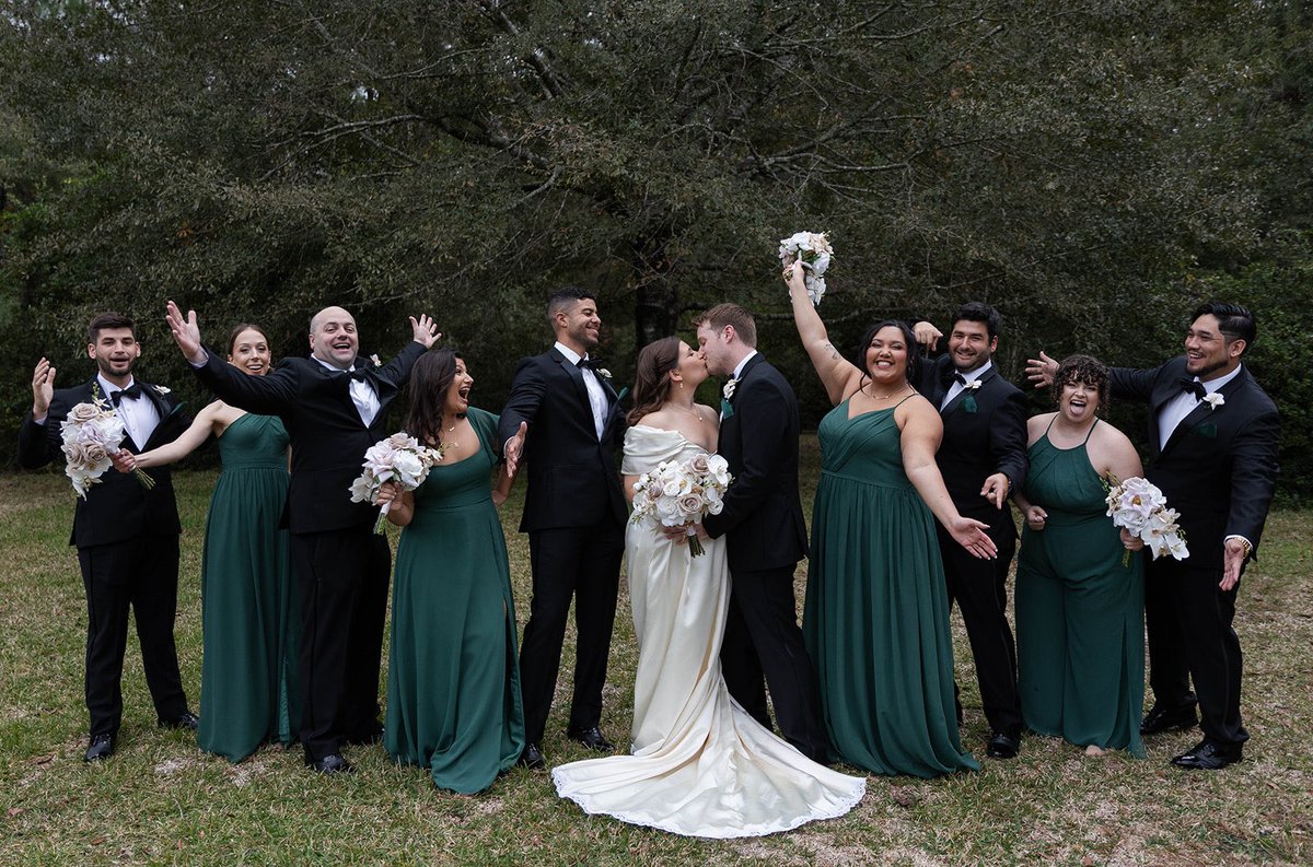 Mattalicious93's tweet photo. Last weekend I married my best friend. My heart has been so full, it’s hard to put into words. The support we’ve both felt from our best friends and family coming together and meeting in one place to celebrate that.. It was the best night of my life. 

This girl changed my life https://t.co/o3PwJefoCE