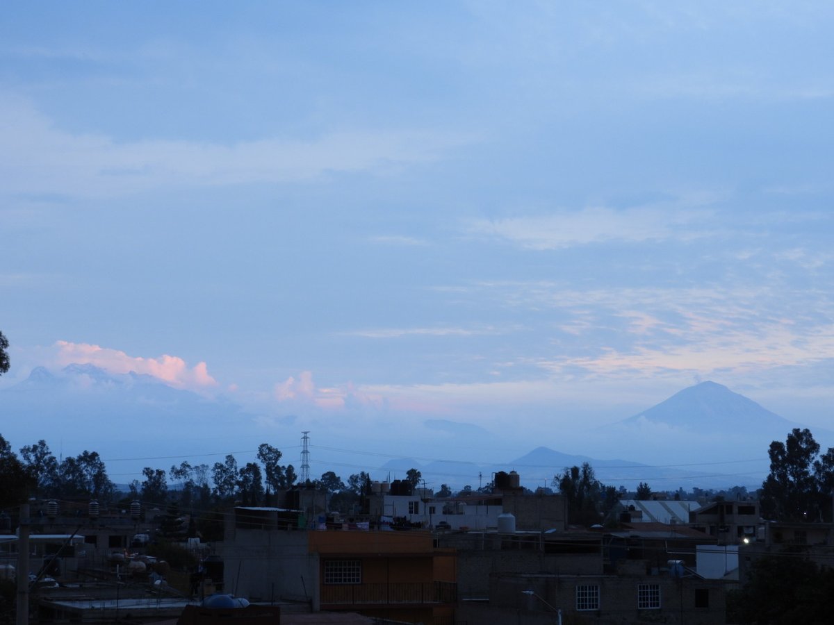 4iluj's tweet photo. Volcanes por la tarde https://t.co/vzMfL7kTdM