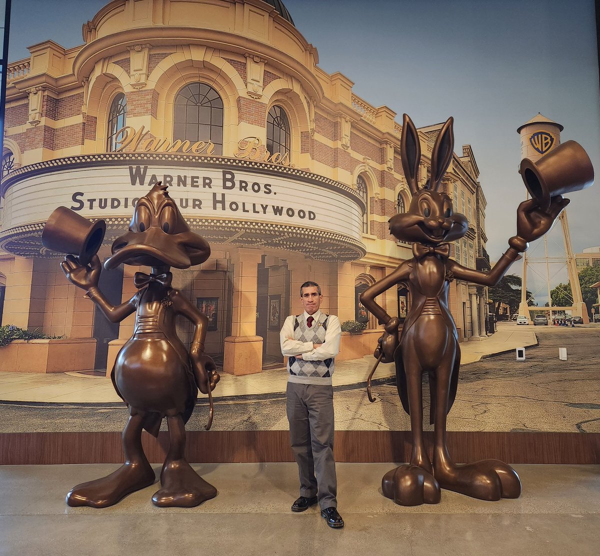 Satoshi__c's tweet image. The key to success is to play your part with a conviction that others will believe 
#studiostore
#WarnerBrosStudios 
#WarnerBros 
#Burbank 
#movies
#wb