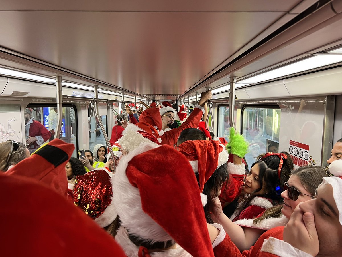 expolineledger's tweet photo. #santaconla https://t.co/CjWDQlTF4O