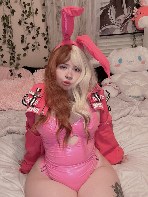 Bunny girl https://t.co/fxIzhA93Hq