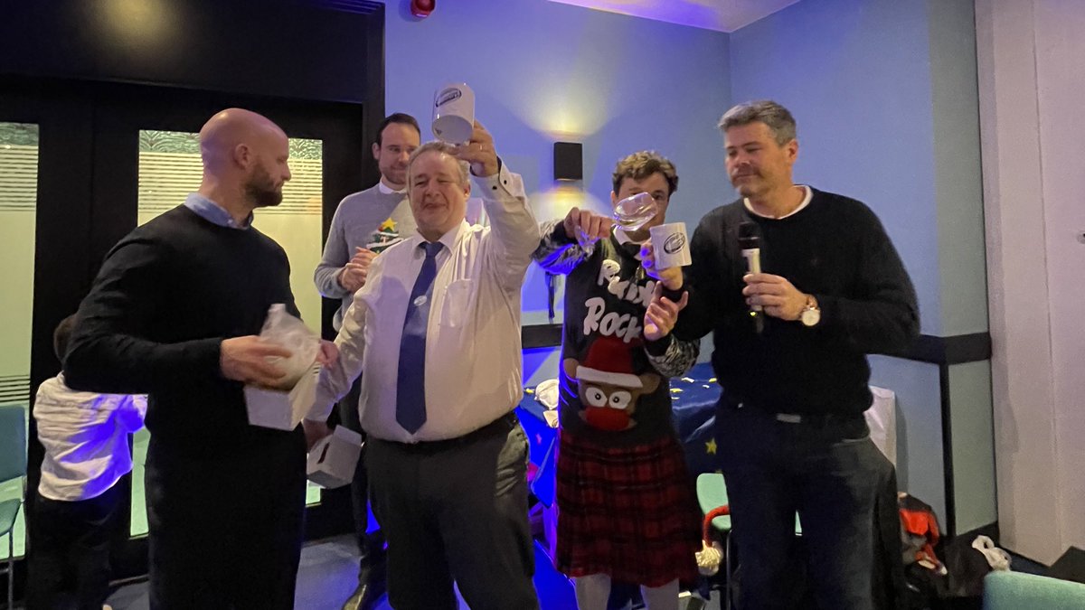 Europarl_Rugby's tweet photo. An excellent occasion to reflect on the past year and all that’s to come!
Thanks to all those who could make it to the EPXV Gala Christmas Dinner!
#rugby #EPXV https://t.co/tRp5rqT3Jw