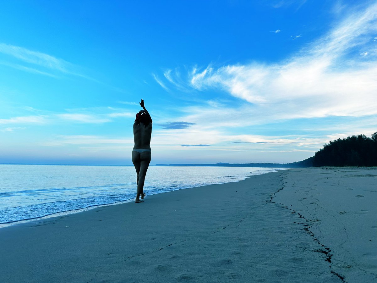 fever_fast's tweet photo. On the (nude) beach #คู่แท้ #คู่ไม่แลก https://t.co/XHcLf70Lkd