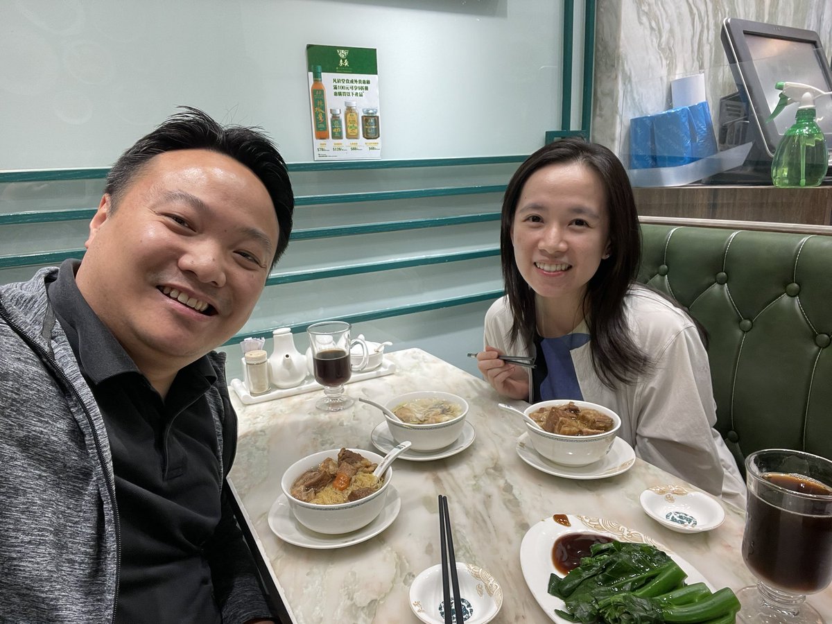 herbloong's tweet photo. It’s great to have colleagues come into town for a visit! We discussed the #heterogeneity and #clonalevolution of #wonton, #beefbrisket and #dumplings Cantonese noodles 🍜 with @stephanieplsaw 🇸🇬 #LCSM @apoddc @APCLC_2023 @danieltanmd @mollylisc https://t.co/TWrDblYC7x