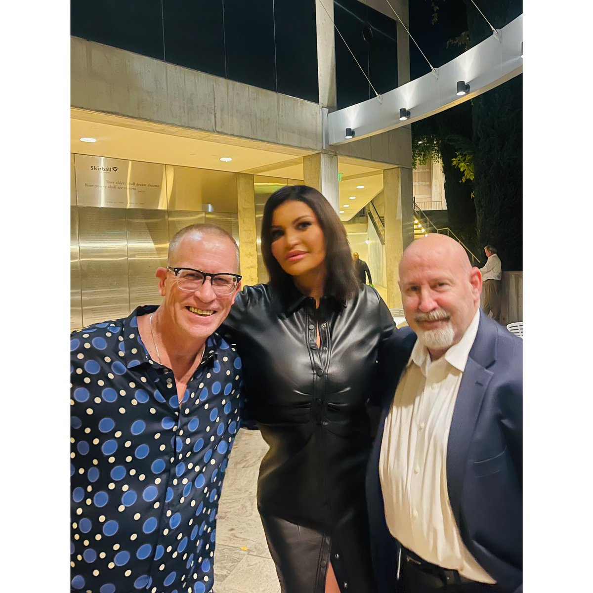 JenniferGimenez's tweet photo. Here are more photos from other night at “The Experience, Strength And Hope Awards. @TimRyanDOPEMAN &amp; I had such a great times w great friends @realtonydenison, Bruce Davidson and Michael Werner 
#TimJenn #Powercouple #DopeToHope #Actors #Actress #TheTimAndJennShow https://t.co/qYYl89iYCD