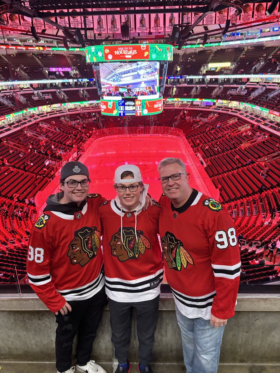 Great few days in Chicago with the fam! Beautiful weather and a few ⁦<a href="/NHLBlackhawks/">Chicago Blackhawks</a>⁩ games mixed in!