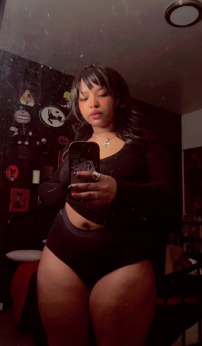 vampycatxx's tweet photo. *odetari song plays in the background* https://t.co/SHlrTO4vQM