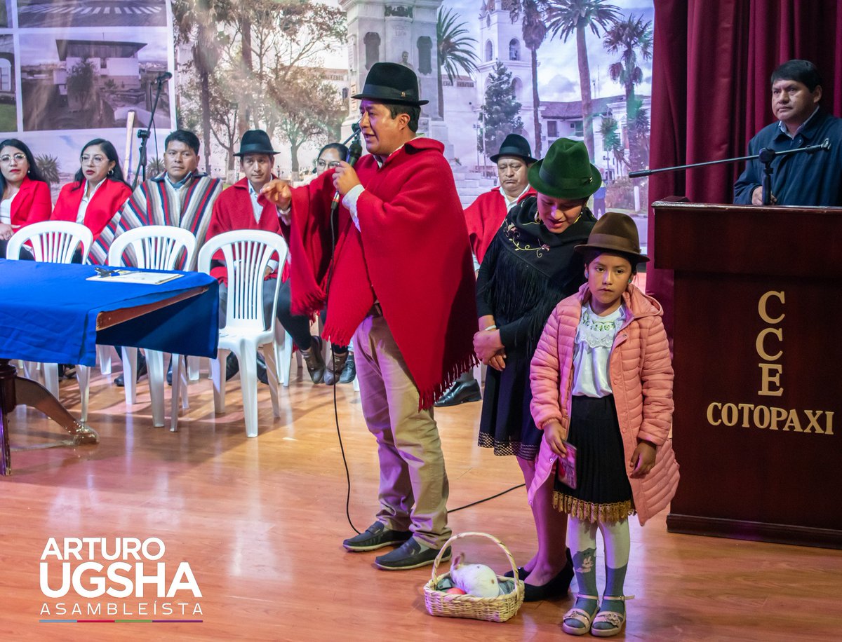 ArturoUgshaT's tweet photo. 📍 #Cotopaxi 🗻 │ Hoy, en calidad de Asambleísta por Cotopaxi, Arturo Ugsha y Rosana Palacios, junto a los dirigentes del #FOIC-C, fuimos posesionados en este acto oficial donde nos comprometemos a trabajar desde la Asamblea Nacional del Ecuador en favor de los cotopaxenses. https://t.co/MnZtomQKQg