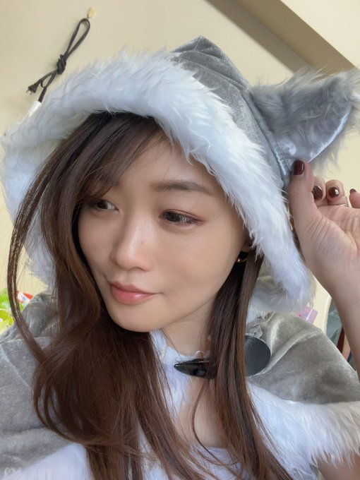 おはよ︎💕︎︎ 昨日はアミューズさんにて撮影会✨️ ありがとうございました︎💕︎︎ 久々の名古屋でテンションあがって1人ハッピー野郎みたいになりましたが、Xmas前という事で許してね︎💕︎︎ 沢山のお土産さんと共に無事帰りましたん✨️