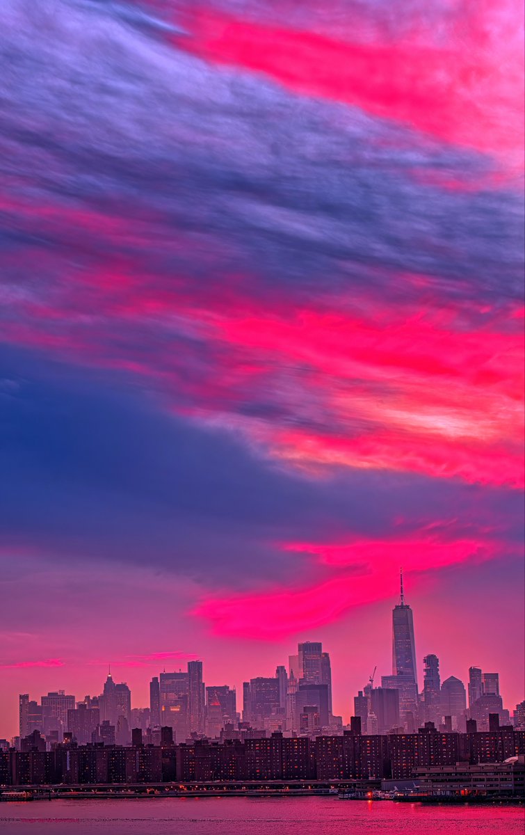 Splashes of fiery pink in the #sunset skies above the World Trade Center tonight in #NYC. #NewYork