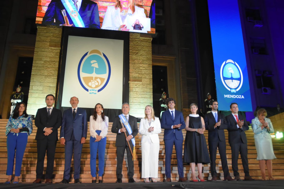 Sí, juro! #Nuevaetapa, nuevos desafíos mismo compromiso 💪

Desde hoy, Ministro de Educación, Cultura, Infancias y <a href="/MzaDGE/">DGE Mendoza</a> en comisión