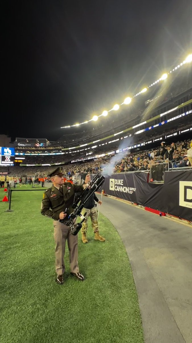 I had a great night watching the @WestPoint_USMA Black Knights beat the Midshipmen. It was a hard fought win and they earned it.