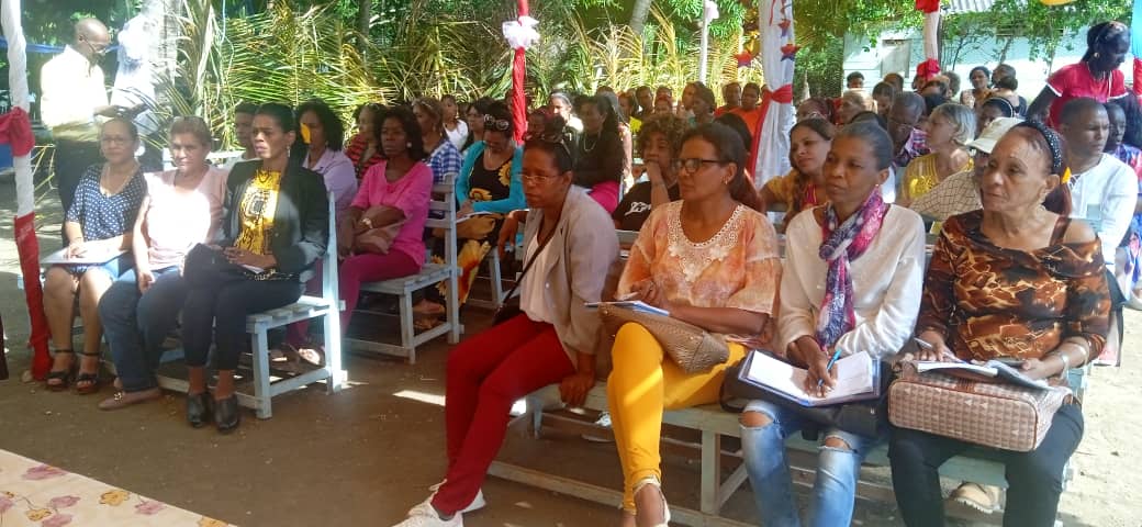 #Cuba #CubaMined
<a href="/Educa_Gtmo/">Dgeap Guantánamo Cuba</a>
El maestro puede convertirse en esa compañía leal que siempre necesitamos a lo largo del aprendizaje ,ese fue el reflejo del encuentro con maestros del sector rural en el municipio  M.Tames .
Feliz jornada .
<a href="/PresidenciaCuba/">Presidencia Cuba 🇨🇺</a> 
<a href="/btan0987/">Naima Ariatne Trujillo</a> 
<a href="/yoeaberob1/">Yoel Perez Garcia</a>