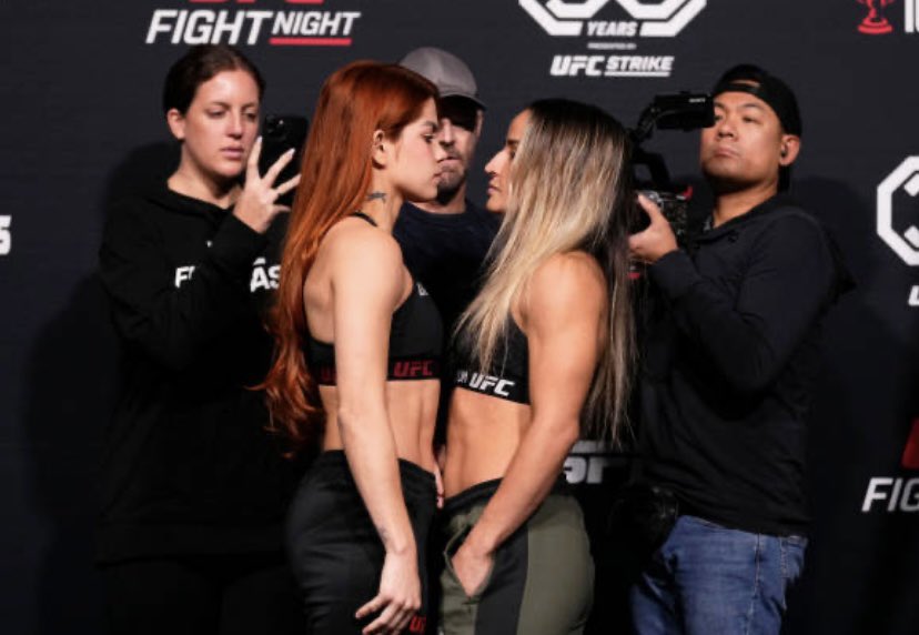 Abren #UFCVegas83 

<a href="/AnheRayanne/">Rayanne Dos Santos Englund</a> vs @AnaTalita15 

#UFC #MMATwitter #MMA #FordewinMMA