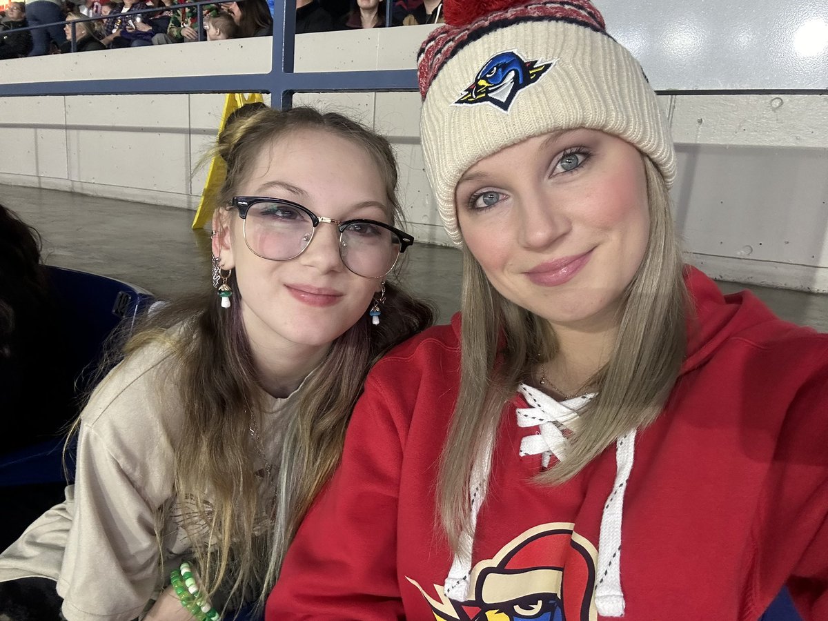 jackmadd0709's tweet photo. Section 7 row G 13,14 Let’s go T-Birds @ThunderbirdsAHL @DunkinWMA #letsgotbirds #hockey #dunkin https://t.co/vScImQCwzu