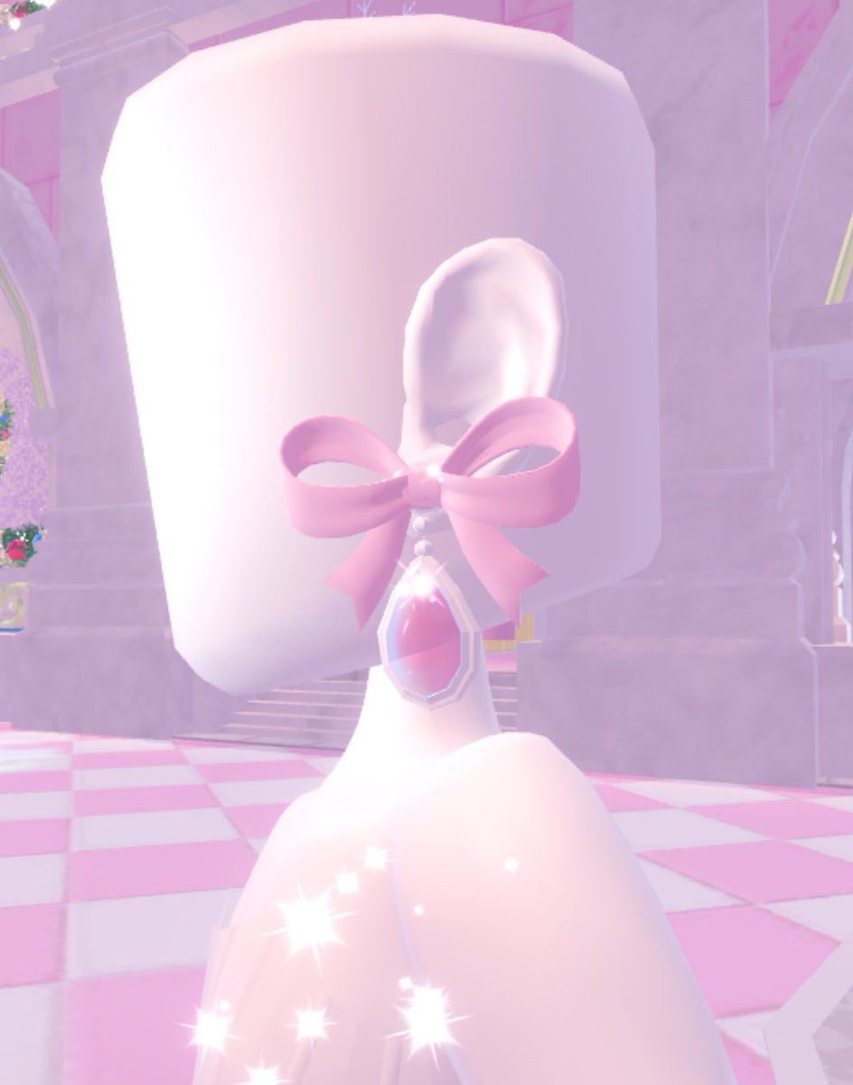 DollieBisou's tweet photo. earrings combos including the ttyl earrings🎀

more in comments !

 #royalehigh #glitterfrost https://t.co/MAe1c3B76i