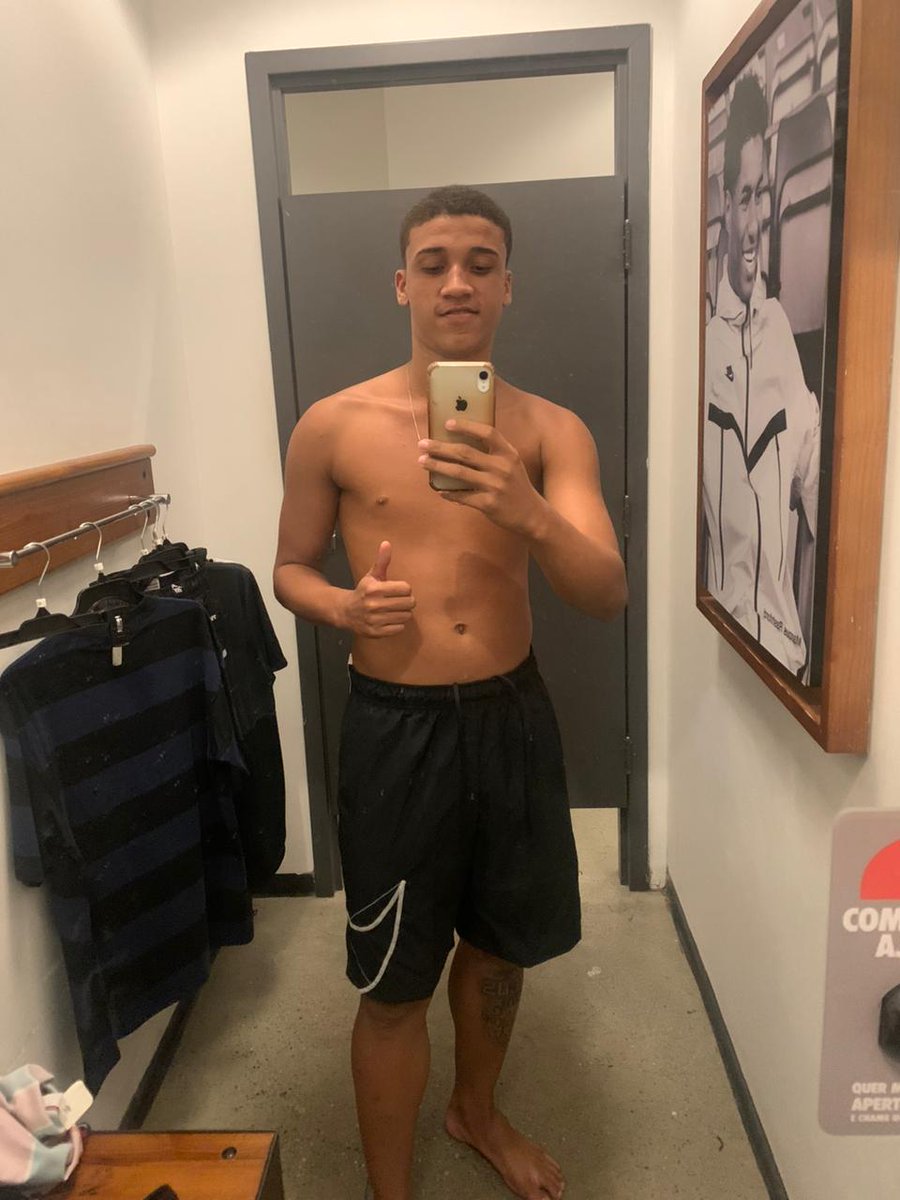 Pelos acessos da nike✔