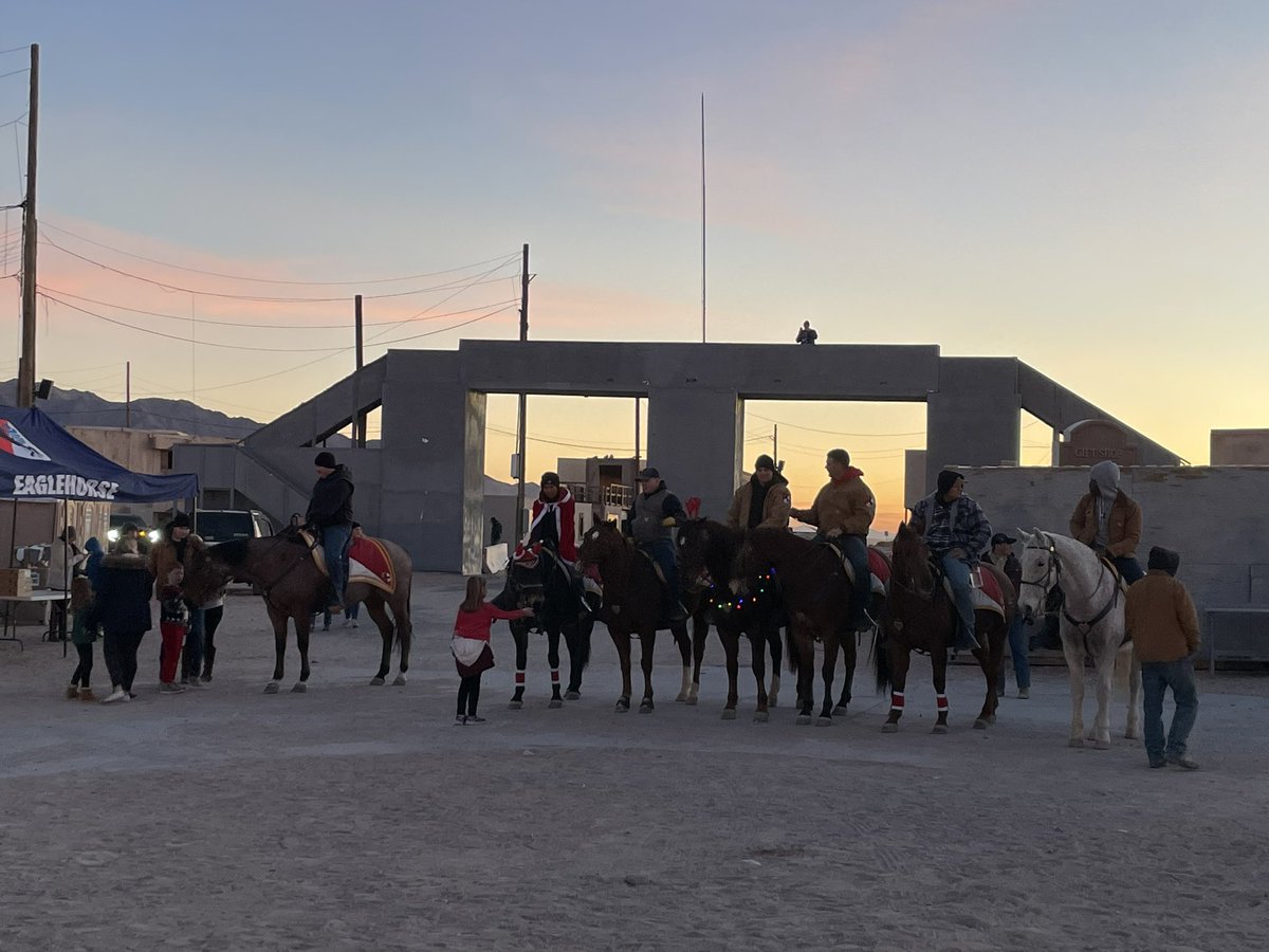 70thRCO's tweet image. ALLONS! The horses have arrived in Ujen…we are getting closer to the arrival of a jolly ole elf! BLACKHORSE! @11ArmoredCavReg