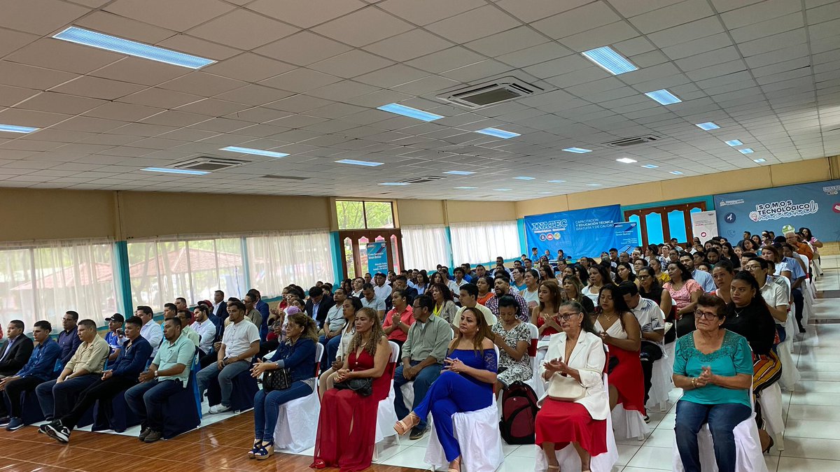 Felicidades ‼️🎓🎉

🤩Con mucha alegría y la satisfacción de cumplir su meta 110 egresados de las diferentes carreras técnicas del Centro Tecnológico Simón Bolívar recibieron sus certificados que los acredita como profesionales técnicos.
<a href="/Atego16/">@🅰🆃🅴🅶🅾 🇳🇮</a>
 <a href="/collvermat/">colvert matamoros 🇳🇮</a>
#SoyTecNicaragua🇳🇮