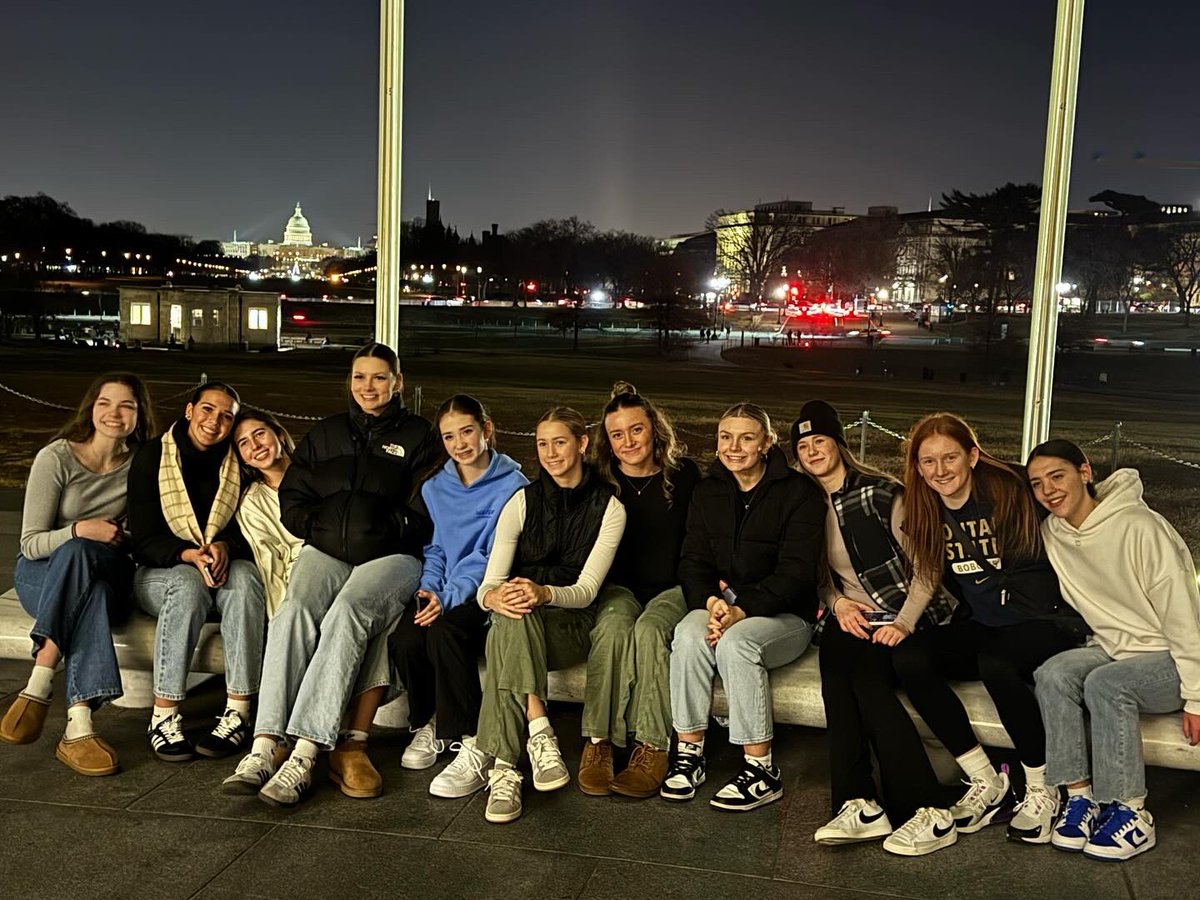 CHS_ORourke's tweet photo. Evening in DC with the girls
@CamasHighSchool @PapermakersWBB
#papermakerpride
#parkingchallenges https://t.co/KcB9R2RZ4z