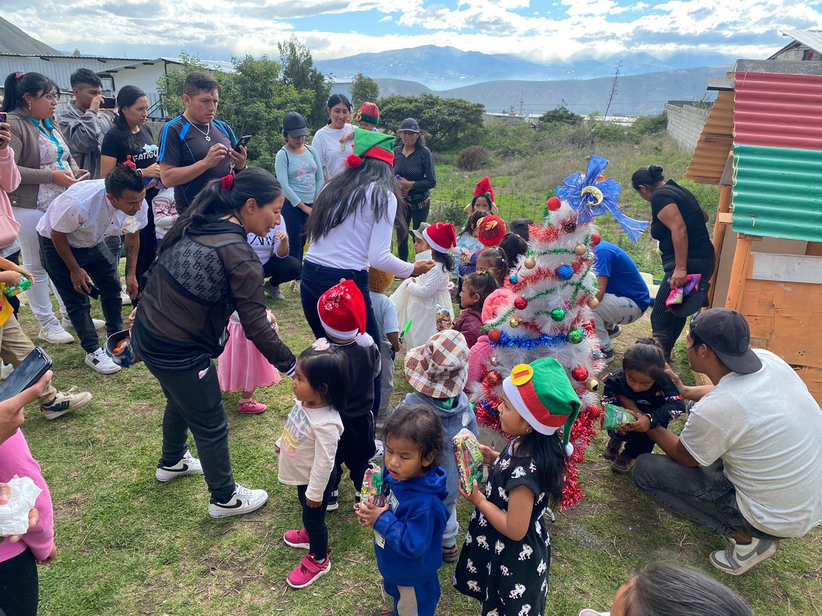Fundacion Sabbat&Ayovi17 (@fundacion_sa17) on Twitter photo 👑🎄😇| Gran jornada la de hoy en agasajo a niños y niñas de las unidades de #LaEcuatoriana #LaFerroviara #Pomasqui en coordinación con <a href="/PatronatoSJ/">Patronato San José Quito</a> y grupo de amigos de #JuanEscobar gracias por el apoyo de siempre <a href="/jaimeayovi17/">Jaime Ayovi</a> <a href="/diegoborjaes/">Diego Borja E.</a> <a href="/LaFavoritaec/">La Favorita</a> 👑🎄😇| Gran jornada la de hoy en agasajo a niños y niñas de las unidades de #LaEcuatoriana #LaFerroviara #Pomasqui en coordinación con <a href="/PatronatoSJ/">Patronato San José Quito</a> y grupo de amigos de #JuanEscobar gracias por el apoyo de siempre <a href="/jaimeayovi17/">Jaime Ayovi</a> <a href="/diegoborjaes/">Diego Borja E.</a> <a href="/LaFavoritaec/">La Favorita</a>