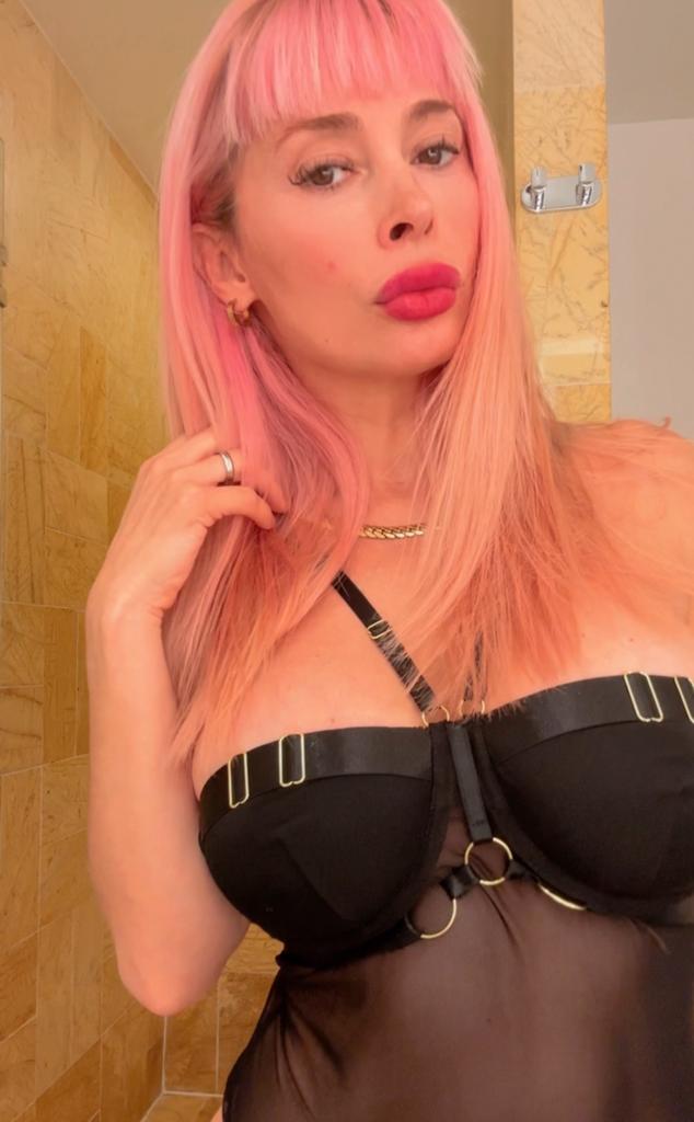 Pink_queen5's tweet photo. Hello everybody 😘❤️ https://t.co/2zniyvLMn9