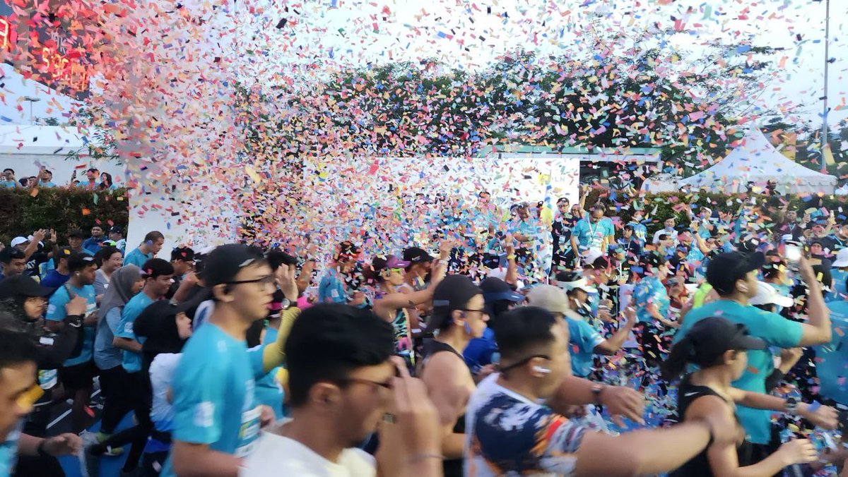 DianAng07390773's tweet photo. pas sudah mulai PLN Electric Run 2023 langsung pecah ini bagian terkereen nyaa mantepp banget jadi pengen ikutan jugaa kann #PLNElectricRun2023 https://t.co/jYL7bEco5Q