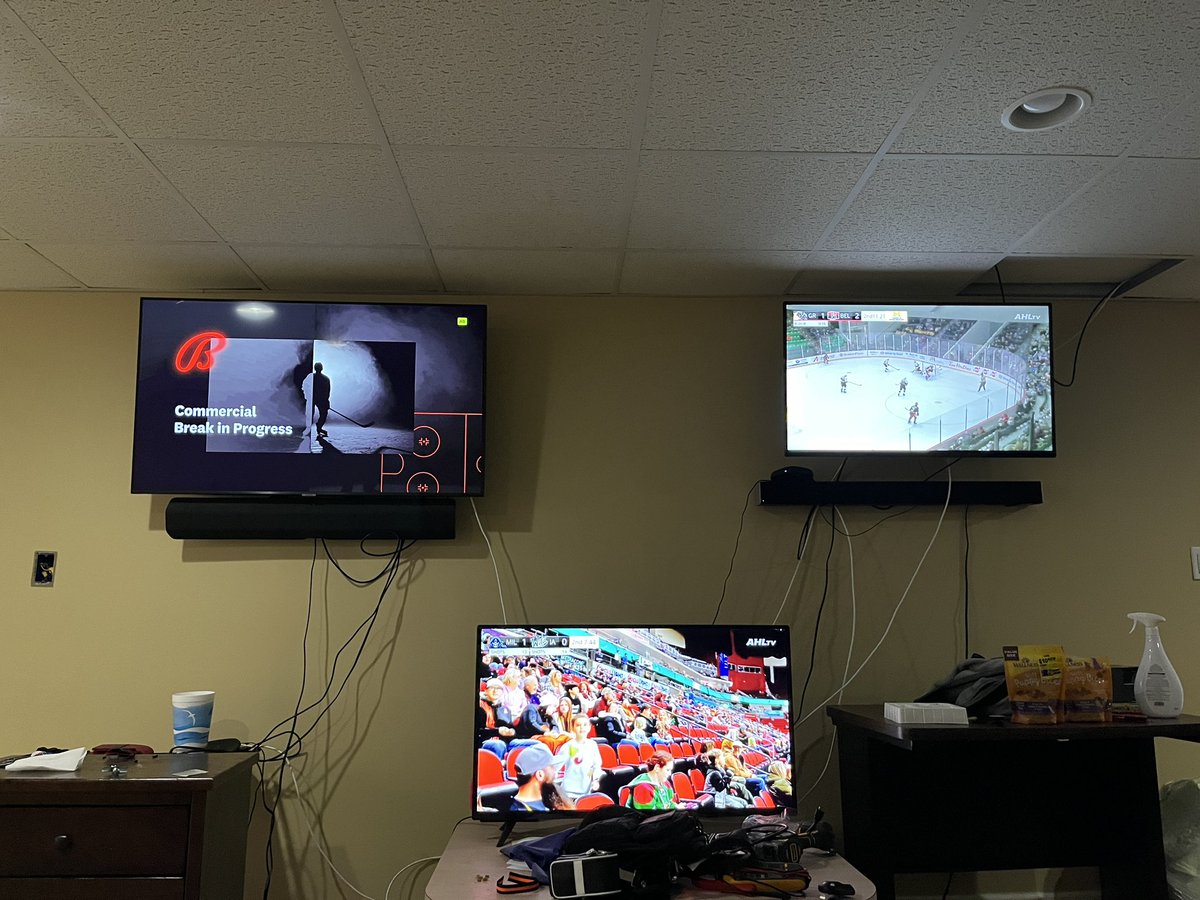 JeremyHerweyer's tweet photo. @KatieChicken69 Same. But flipping 3rd screen. https://t.co/7NdXRhhBuP