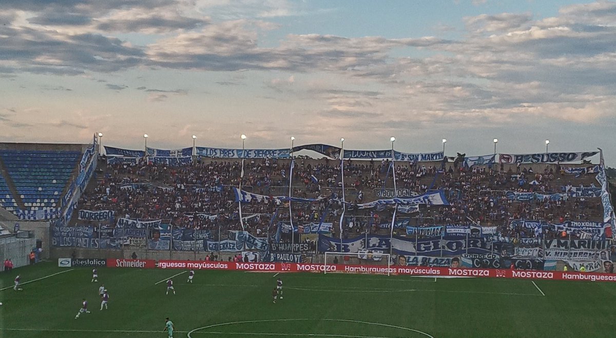 MIRA MIRA MIRAA, SACALE UNA FOTOO, SE VAN PARA MENDOZA/CHILE CON EL CULO ROTOO