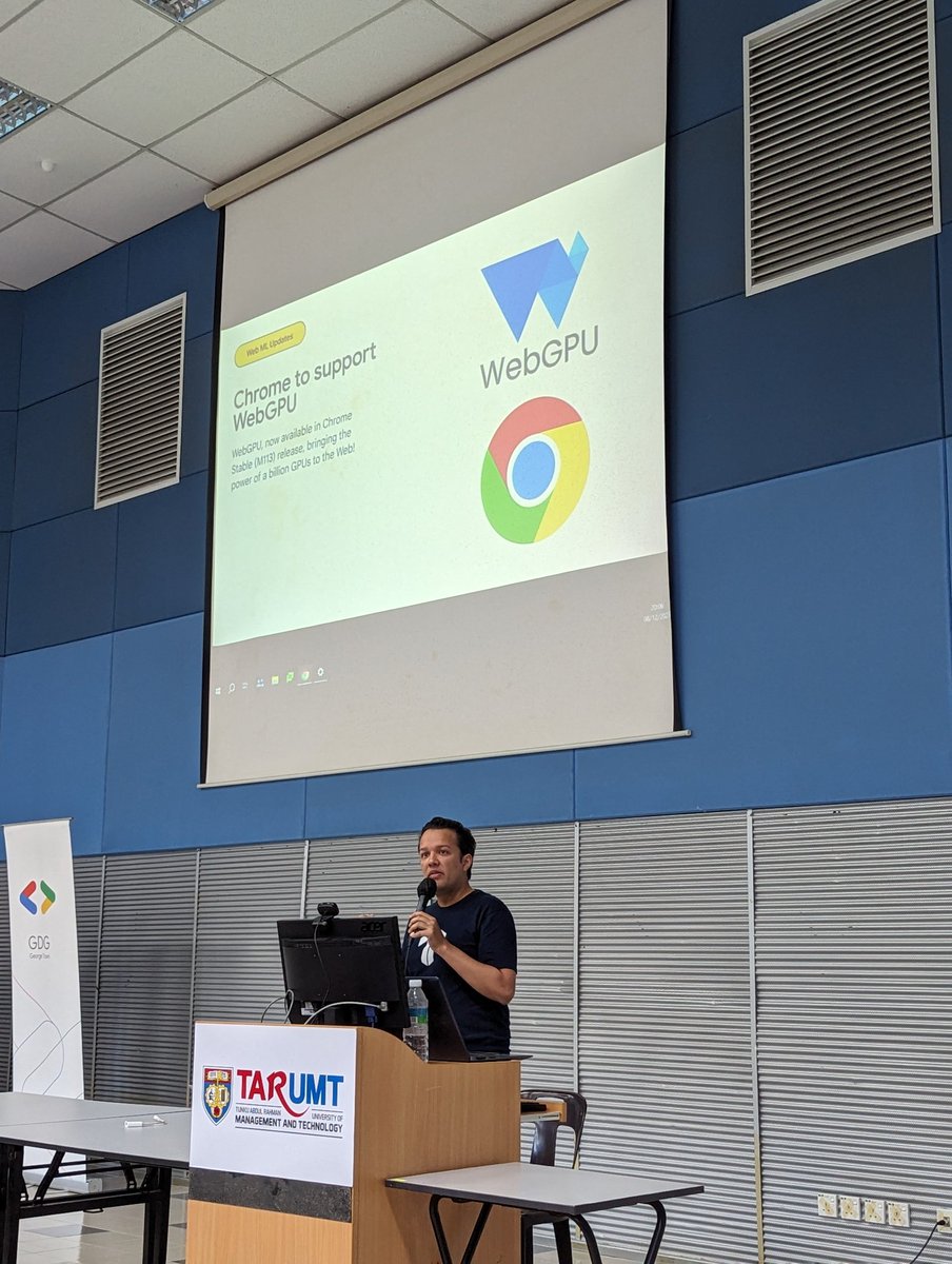 jecfish's tweet photo. Love @jason_mayes amazing #WebAl ML talk showcasing the possibility of #tensorflow #javascript on the web. 

Thanks for making the trip to Malaysia and inspiring us! ❤️

Check out Learn WebML 👉 https://t.co/sdGN6ahuto https://t.co/YBPFW1xu2k