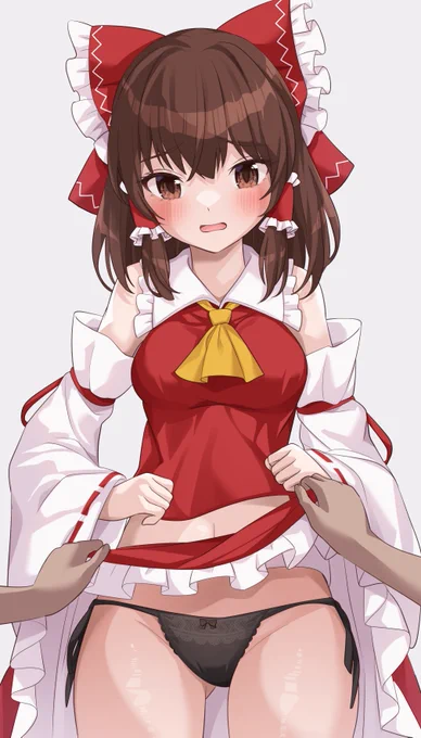 めくられる霊夢さん 