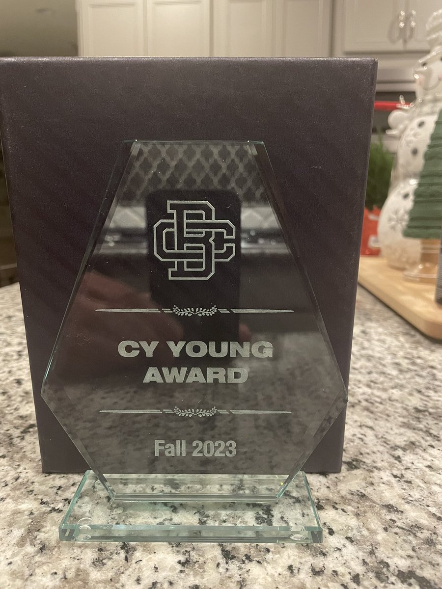 LJ was dominant this fall! 
.382 ERA, .172 BAA, 1 ER all season!
Hard work👊