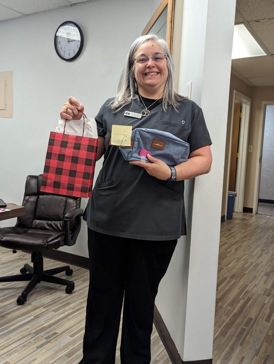 NashuaEye's tweet photo. Nashua Eye staff won great prizes and helped the @NSKorg  at our holiday charity raffle. #seethebest @NashuaEye !!! https://t.co/sfPlpaqSyt