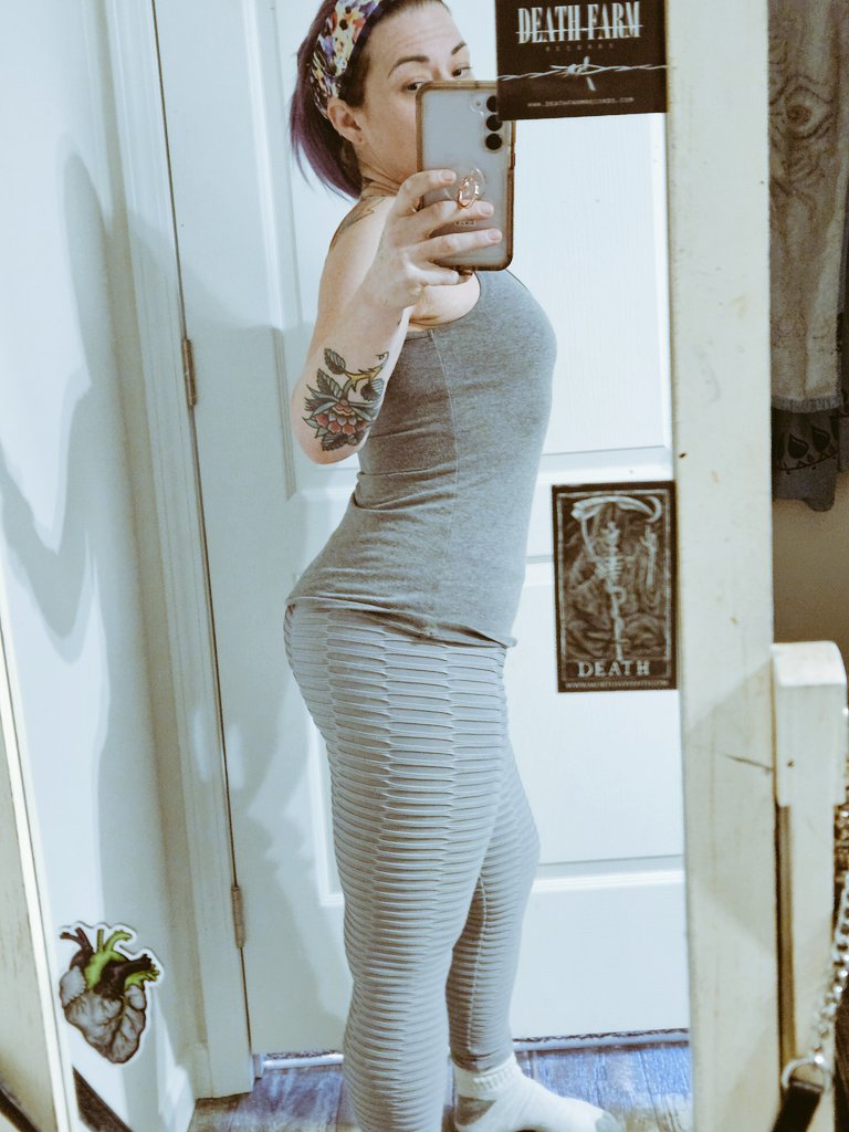 onlyfans.com/u310627983
This is the real deal. XXX full penetration.  See for yourself ; )