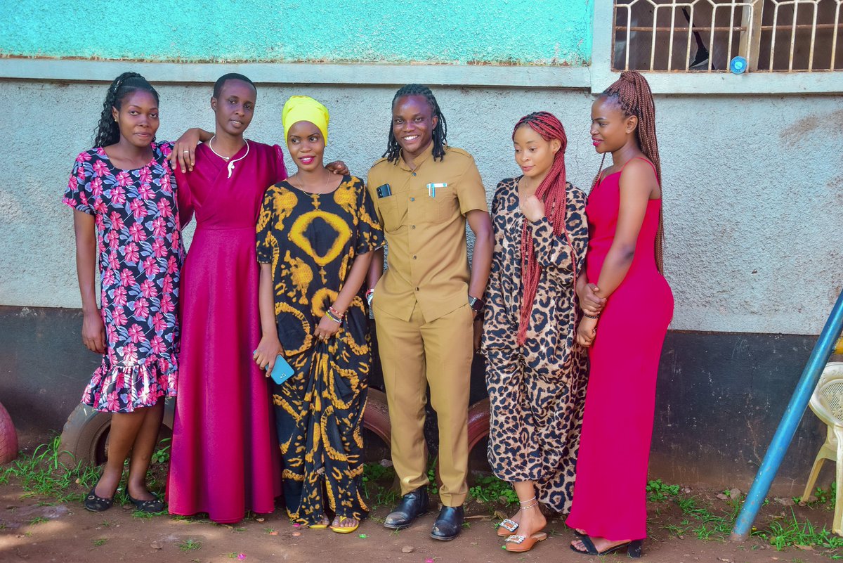 FreeGenerationA's tweet image. The Team Behind the achievements..
The Family which makes all possible
God did it
#proudlyfg 
#teamchanges