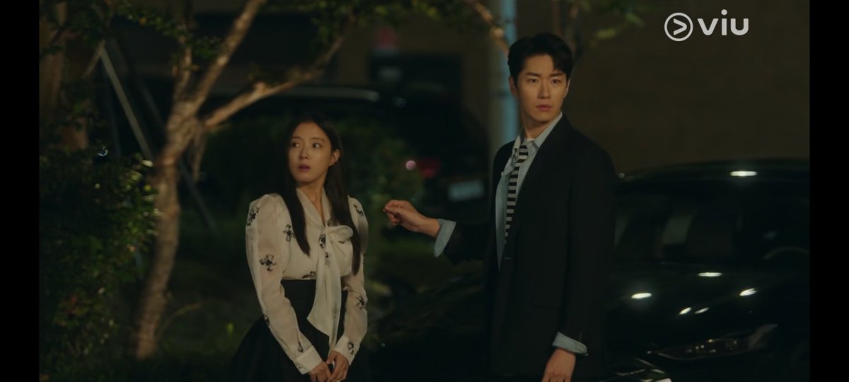 daheeverse's tweet photo. SOMEONE JUST LOST THEIR MIND 😭😭😭

#TheStoryOfParksMarriageContract
#TheStoryOfParksMarriageContractEp6 https://t.co/lJdzzj7mKv