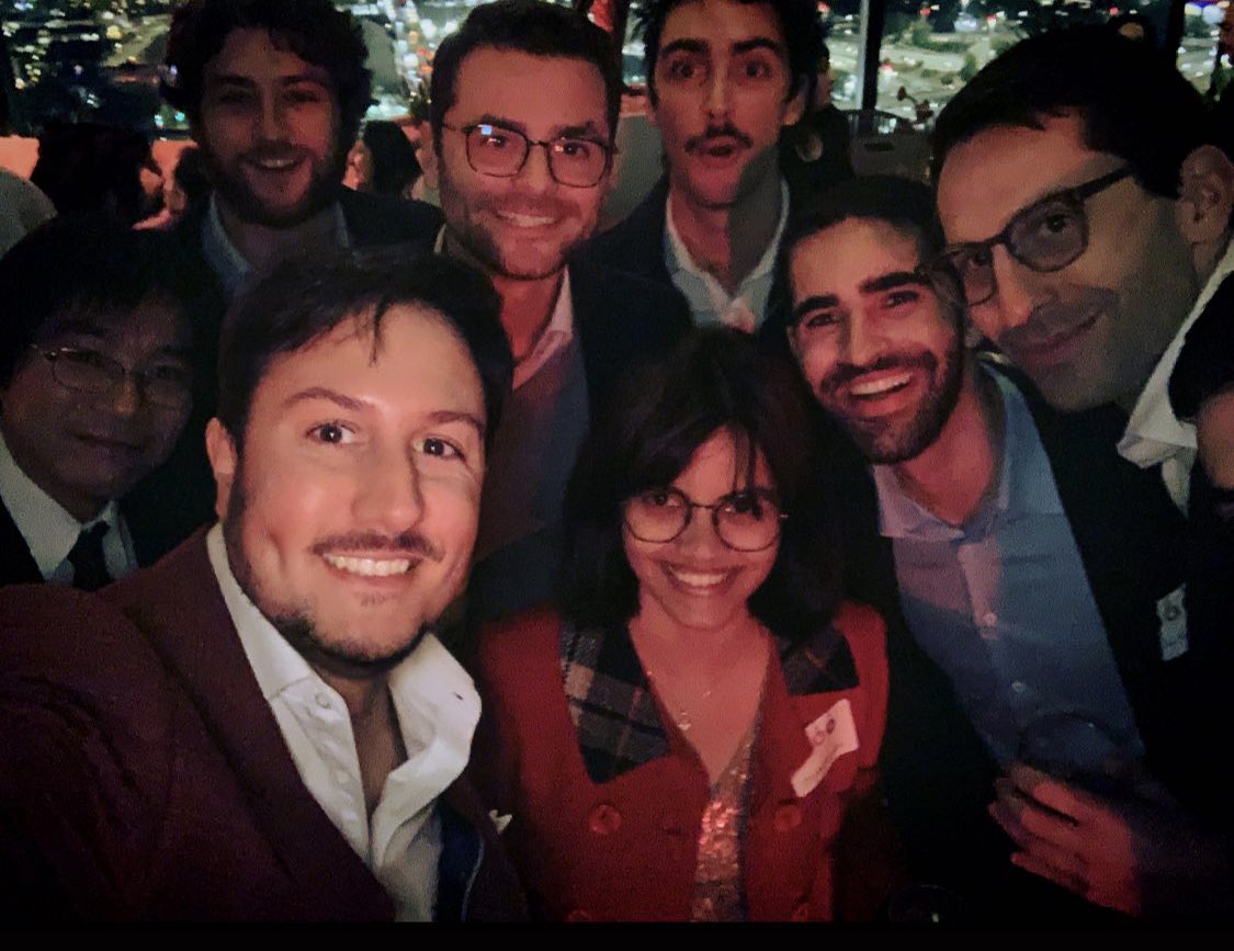 KUDOS to our @Urology_AI @USC_Urology incredible residents and researchers🌟 This year have the privilege of mentoring 9️⃣ fellows and it is so rewarding seeing them growing up! Not only are they pushing boundaries with cool, groundbreaking staging research, but they also…
